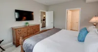 Seaside Haven - Spacious Condo with Fireplace, Patio & Grill Hotels in Ocean Shores