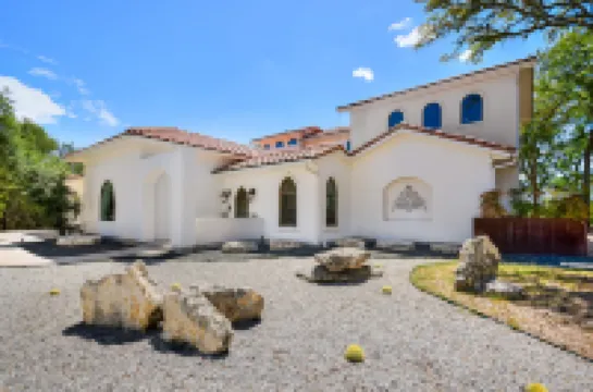 Canyon Views and Plunge Pool - Luxurious Tranquil Retreat
