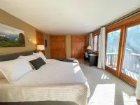 Spacious with Game Room and Screened Porch - Charming Mountain Retreat