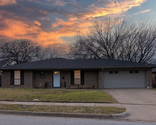 Fifa & Stadiums, Family & Pet Friendly, Smart Home, Garage & Fenced Yard Hotels in Euless