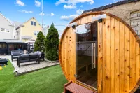 Hot Tub, Sauna and Epic Game Room - Stunning Spacious Retreat