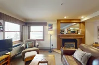 Torian Plum Plaza 507
