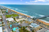 Stylish Studio with Pool and Downtown Access - Charming Retreat Hotels in Flagler Beach