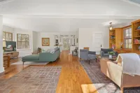 Vintage Decor with Outdoor Living Space and Sauna - Charming Cozy Oasis Hotel di Fayetteville