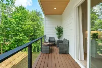 Modern Retreat - 3-story, Wi-Fi, West Knoxville Suite Hotels in Knox County