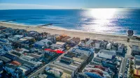 Ocean-View Deck and Gourmet Kitchen - Luxurious Coastal Retreat