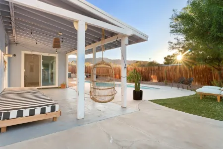 Private Pool and Hot Tub Retreat - Charming Modern Oasis