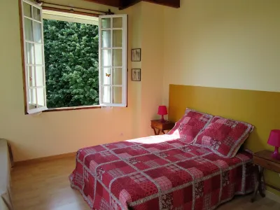 Big house in the center of Marennes Hotels near La Cite de L'Huître