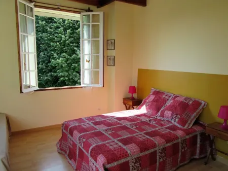 Big house in the center of Marennes Отели рядом с достопримечательностью «La Cité De L'huître»