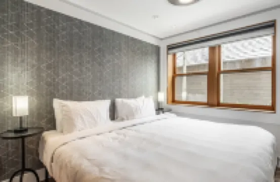 Filtered Lake and Mountain Views - Tranquil Historic Retreat Hotels in Homewood