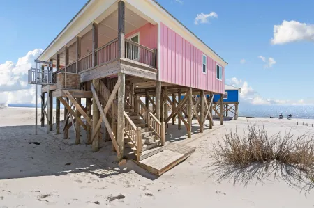 Beachfront Access and Stunning Views - Luxurious Coastal Paradise Отели в г. Дофин-Айленд