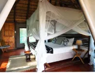 Muweti Bush Lodge - balcony