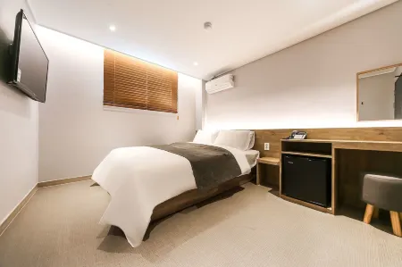 Gaya Mini Hotel Отели рядом с достопримечательностью «Gyeongju Najeong Well»