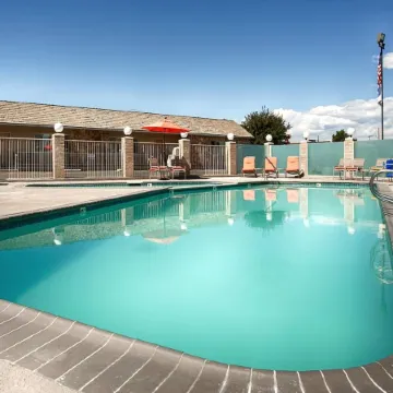 Econo Lodge Inn & Suites Vernal Near Dinosaur Monument