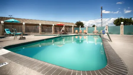 Econo Lodge Inn & Suites Vernal Near Dinosaur Monument Отели в г. Мэйсер
