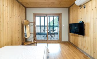 Namhae Yanghwa Seaside Pension