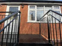 1-Bed Unit 10 Minute Drive from Hellfire Caves Hotels near High Wycombe Library