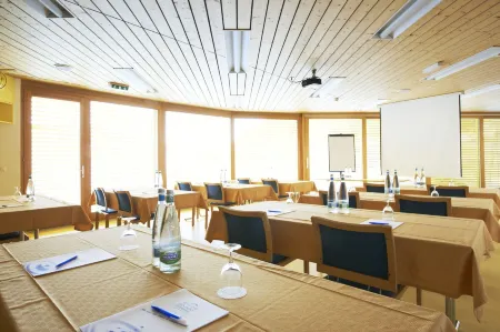 Hôtel les Bains d'Ovronnaz Отели рядом с достопримечательностью «Forêt Faraire»