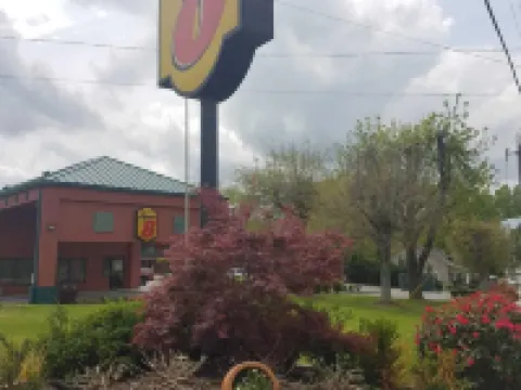 Super 8 by Wyndham Gainesville Hotels in Gainesville