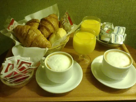 Domus Livia Отели рядом с достопримечательностью «Центральный институт графики»