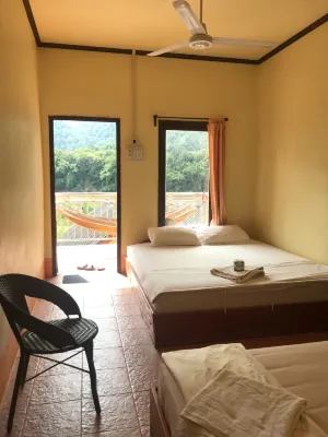 Riverview Bungalows & GH Các khách sạn ở Nong Khiaw