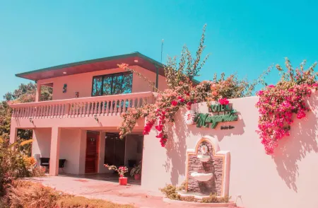 Hotel Margarita and Tour Operator Drake Bay