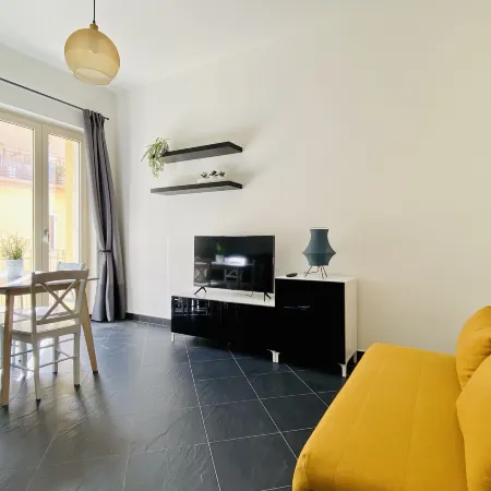 GuestHost - Cosy Flat with Sea View Balcony