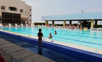 Loft in Siwar,2 Min from Hotel le Royal,Incl Motor