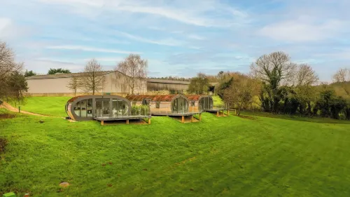 Unique 1 Bedroom Eco-Retreat in Old Chalford!