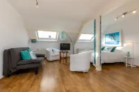 Bright Apartment Near Beach