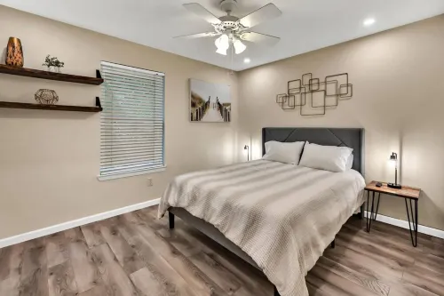 New Cozy Retreat Located 15 Minutes to Waco Hotels in Hewitt