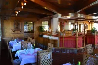 Hotel Berghof Các khách sạn ở Weissensee