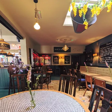 The Stirling Arms Pub & Rooms