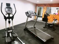 Days Inn by Wyndham Rawlins - Gym
