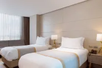 Hotel City Bog Corferias - balcony