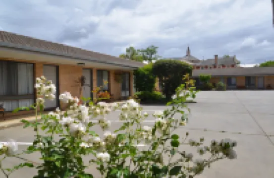 オルバニー アラワ モーター イン