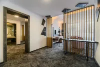 B the Hotel Các khách sạn ở Sfantu-Gheorghe