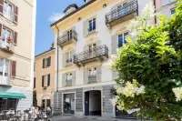 Co-C933-Pvol10a1 - Shades of Como with Private Terrace