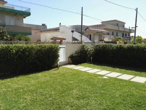 Apartment in Villa - Air Conditioned - Wi-fi - Near the Sea