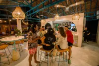 Mad Monkey Panglao - Quầy bar
