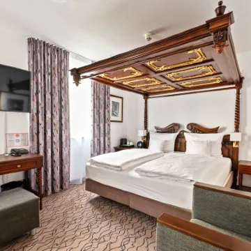 King's Hotel Center Superior Hoteles cerca de Karlsplatz