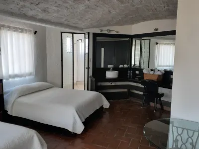 Casa Blanca San Miguel Hotels near Tolantongo