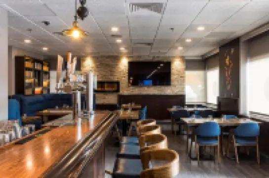 Ottawa Embassy Hotel & Suites