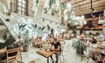 Gaia Alacati Bazaar