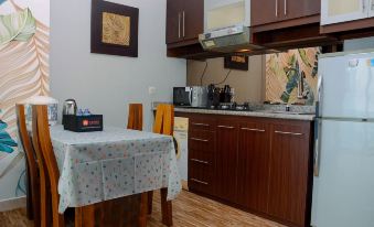 Simple Living 2Br Apartment City Home Near Moi Kelapa Gading