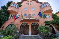 Villa-Hotel Escala Hotels in 