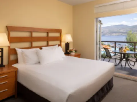 The Cove Lakeside Resort Hotels in Central Okanagan
