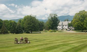 Brass Lantern Inn