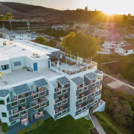 SeaCrest Oceanfront Hotel