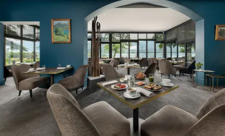 Auberge du Père Bise - Jean Sulpice Отели рядом с достопримечательностью «Shanti Studio»